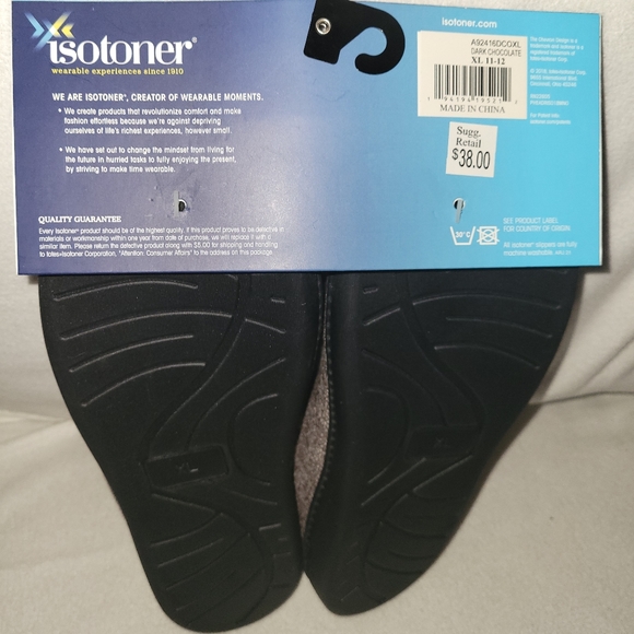 Isotoner Mens Chocolate Brown Slippers New - Picture 3 of 4